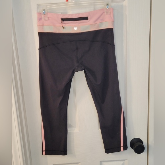 LULULEMON Up To Pace Pink Stripe Waistband Crop Leggings 4 - Picture 6 of 15